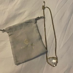 Kendra Scott Pendant Necklace in Mother of Pearl